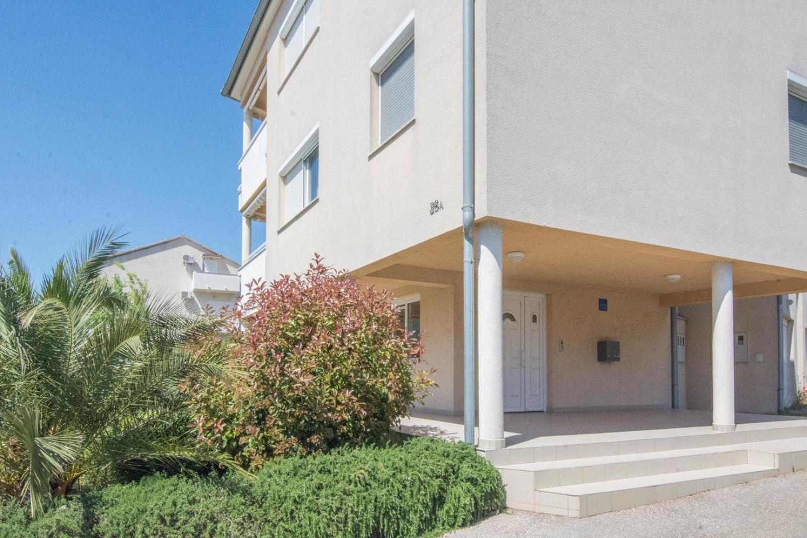 Spacious Apartment On A Great Location -Apartment Kuhta Biograd Na Moru Eksteriør billede