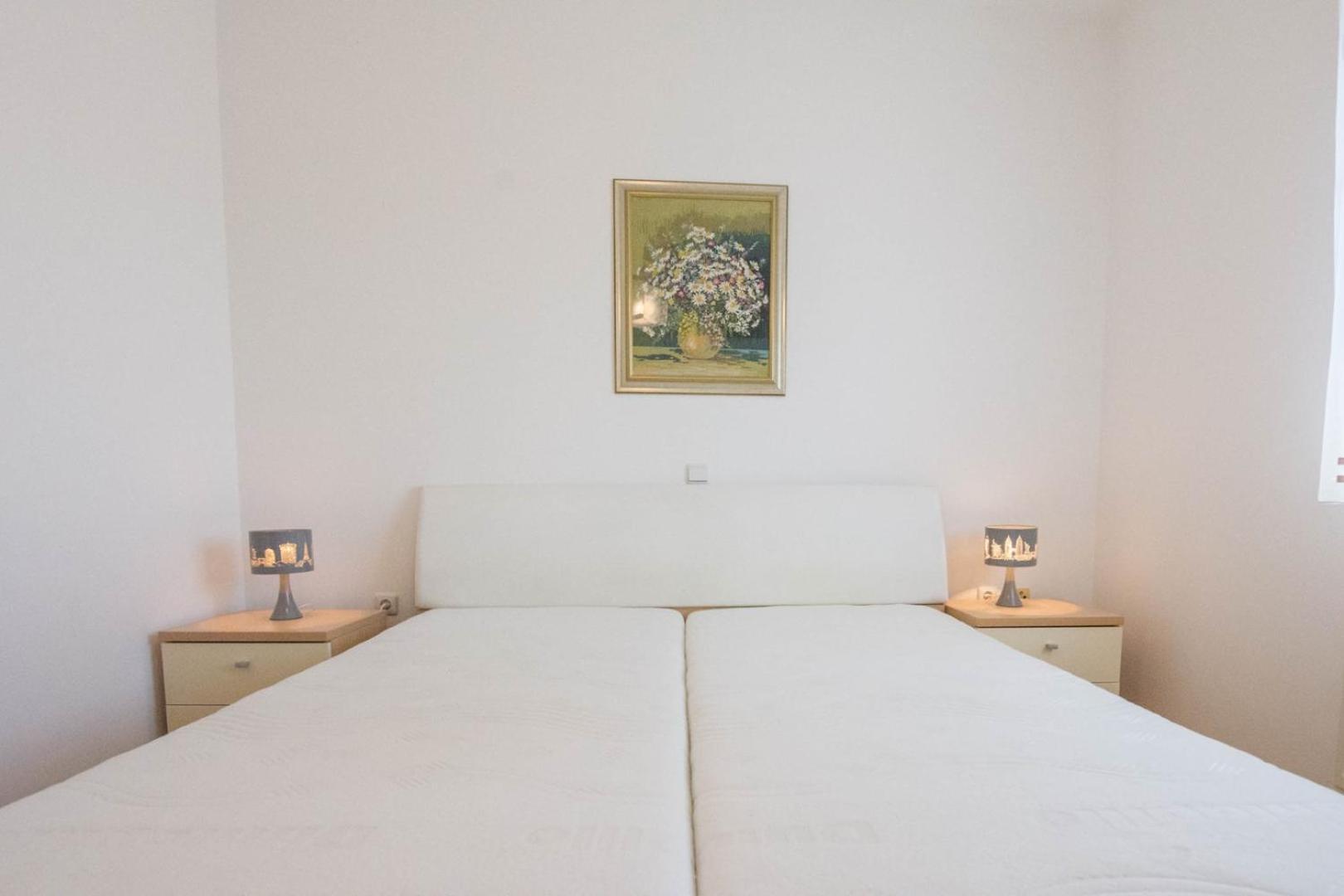 Spacious Apartment On A Great Location -Apartment Kuhta Biograd Na Moru Eksteriør billede