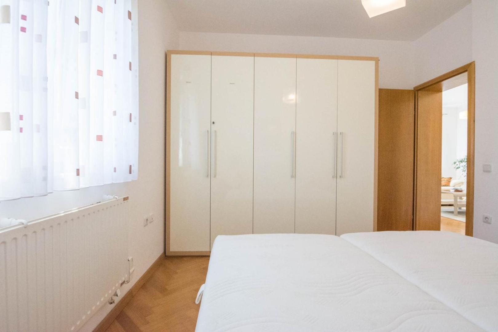 Spacious Apartment On A Great Location -Apartment Kuhta Biograd Na Moru Eksteriør billede